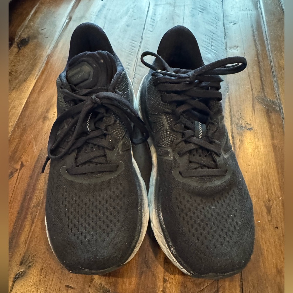 Women’s black New Balance